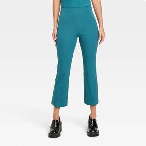 ⭐️ A New Day Women's Teal Cropped Pants Size 18